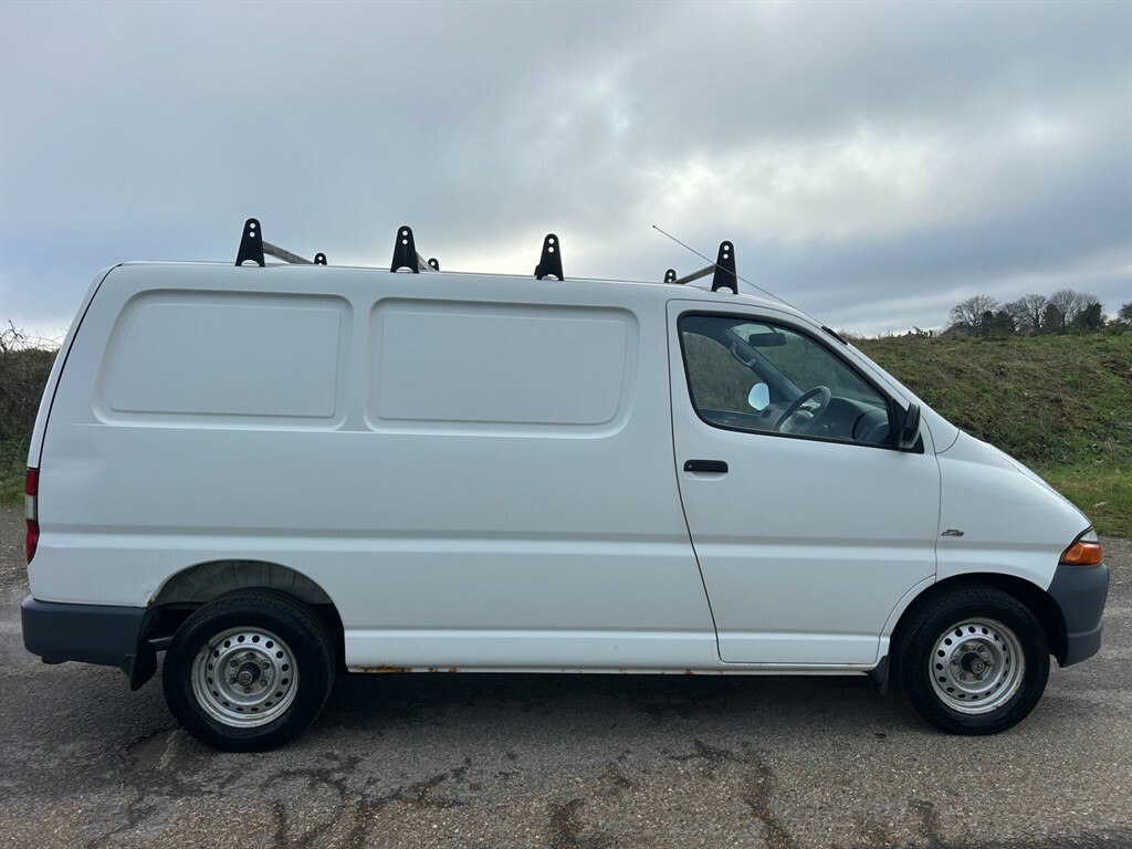 Toyota HiAce #10
