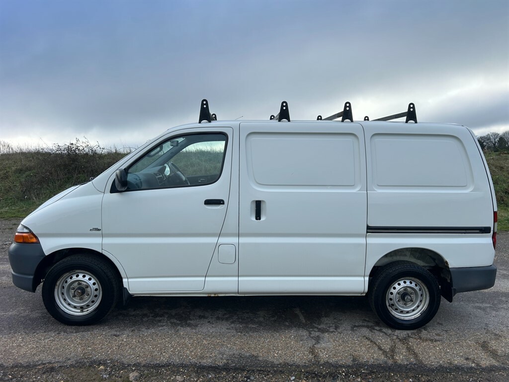 Toyota HiAce #9