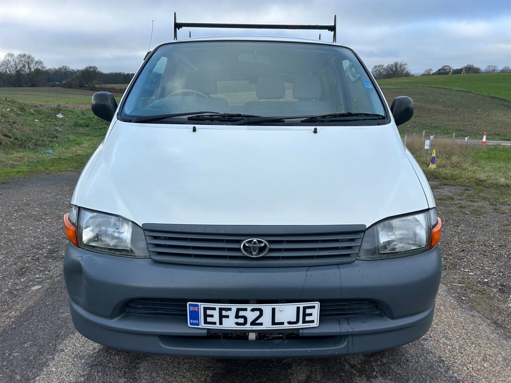 Toyota HiAce #3