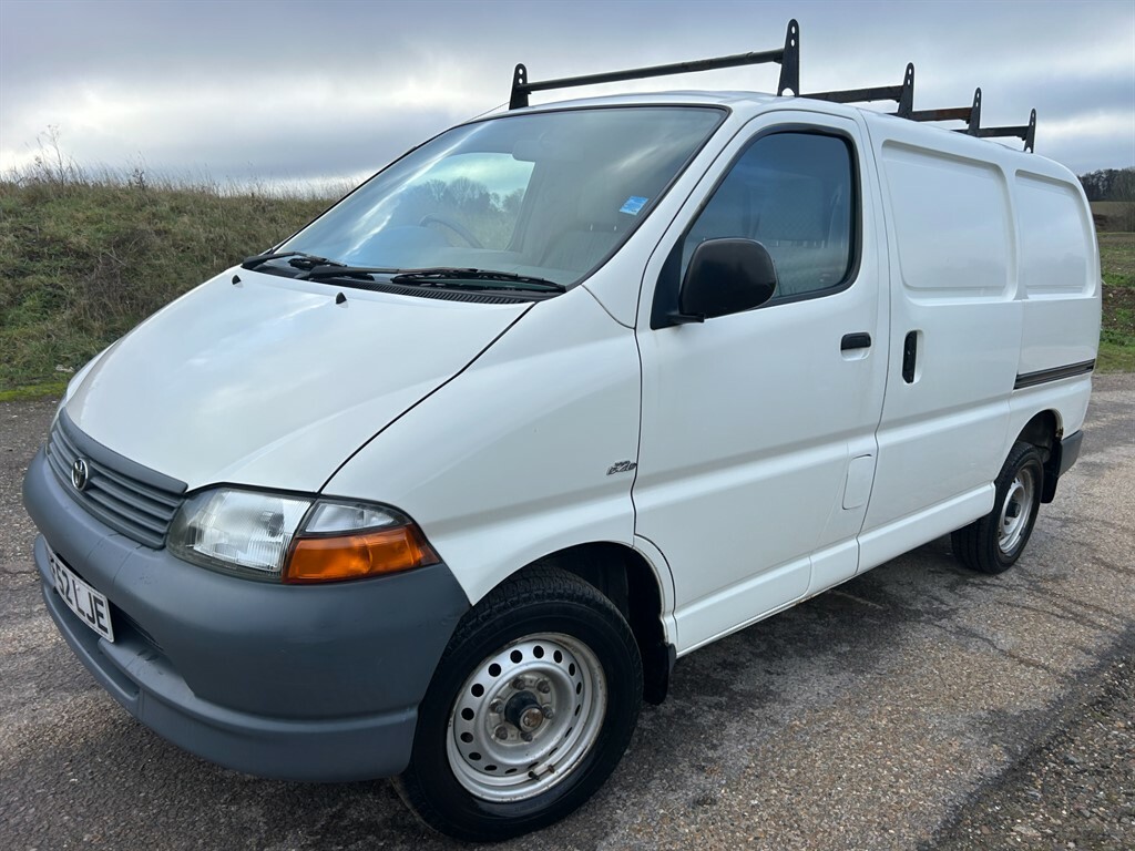 Toyota HiAce #8