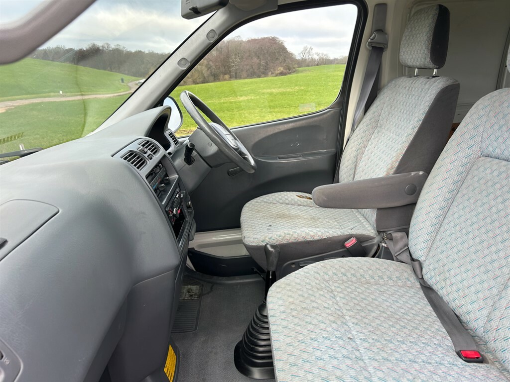 Toyota HiAce #16