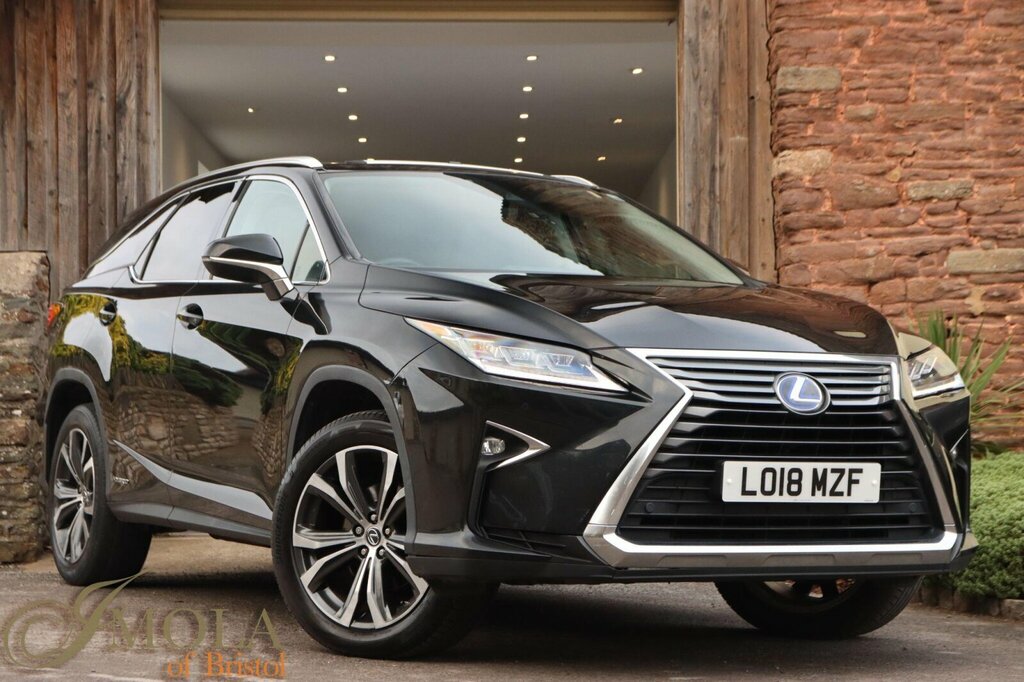 Lexus  300H Advance Black #1
