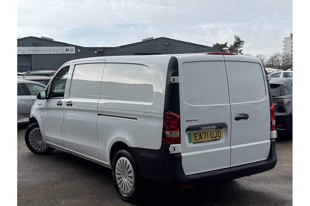Mercedes-Benz eVito 114 E Pure White #2