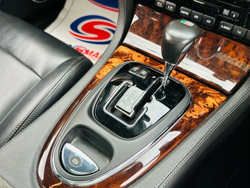 Jaguar XJR 4.2 V8 Silver #60