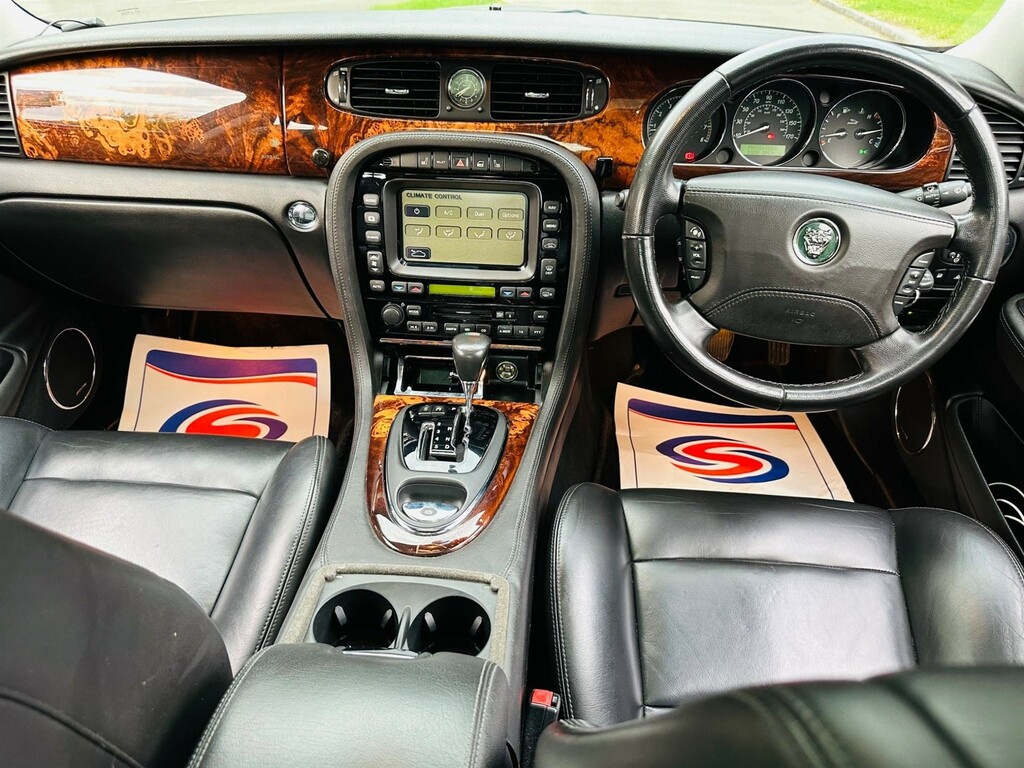 Jaguar XJR 4.2 V8 Silver #47