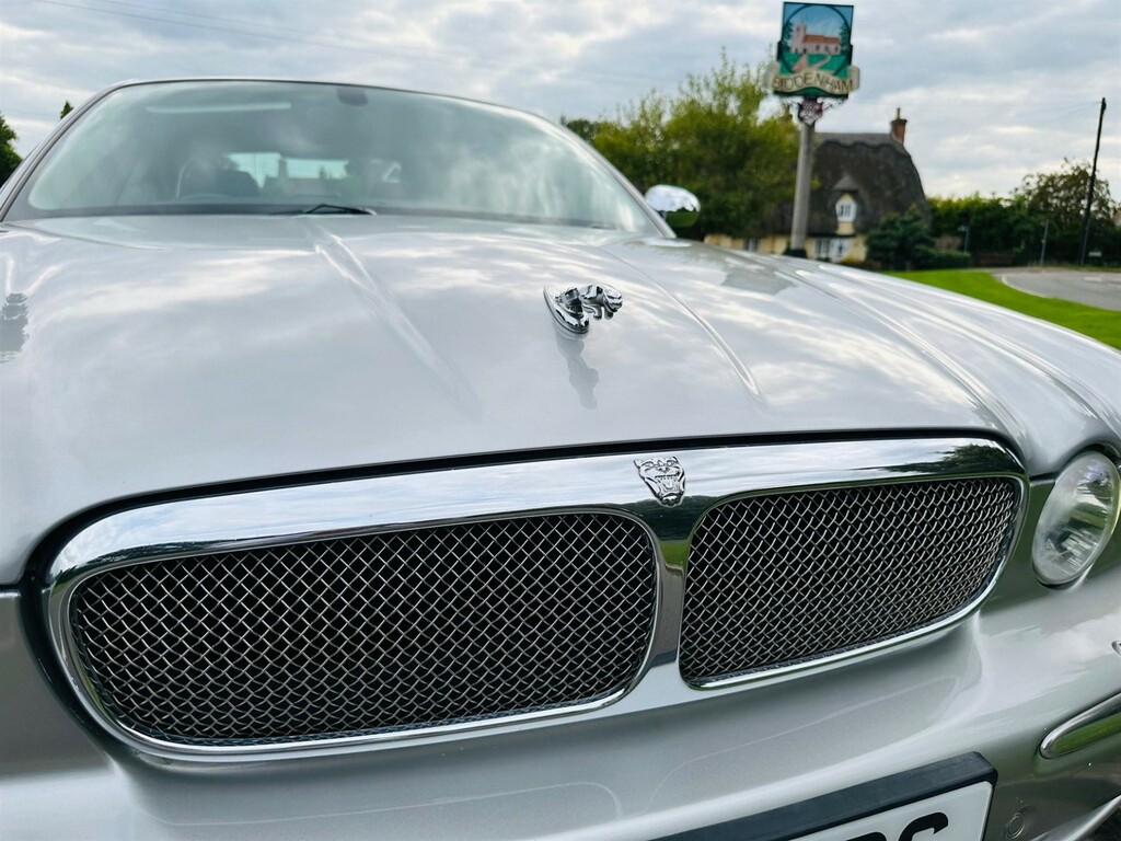 Jaguar XJR 4.2 V8 Silver #12