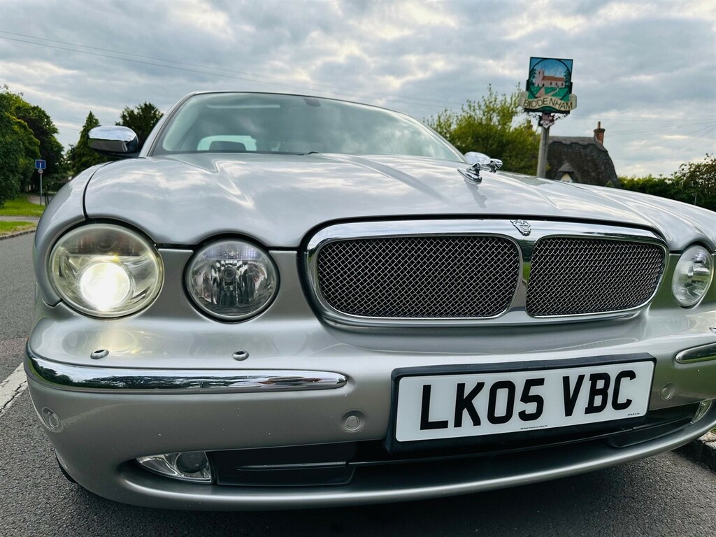 Jaguar XJR 4.2 V8 Silver #13