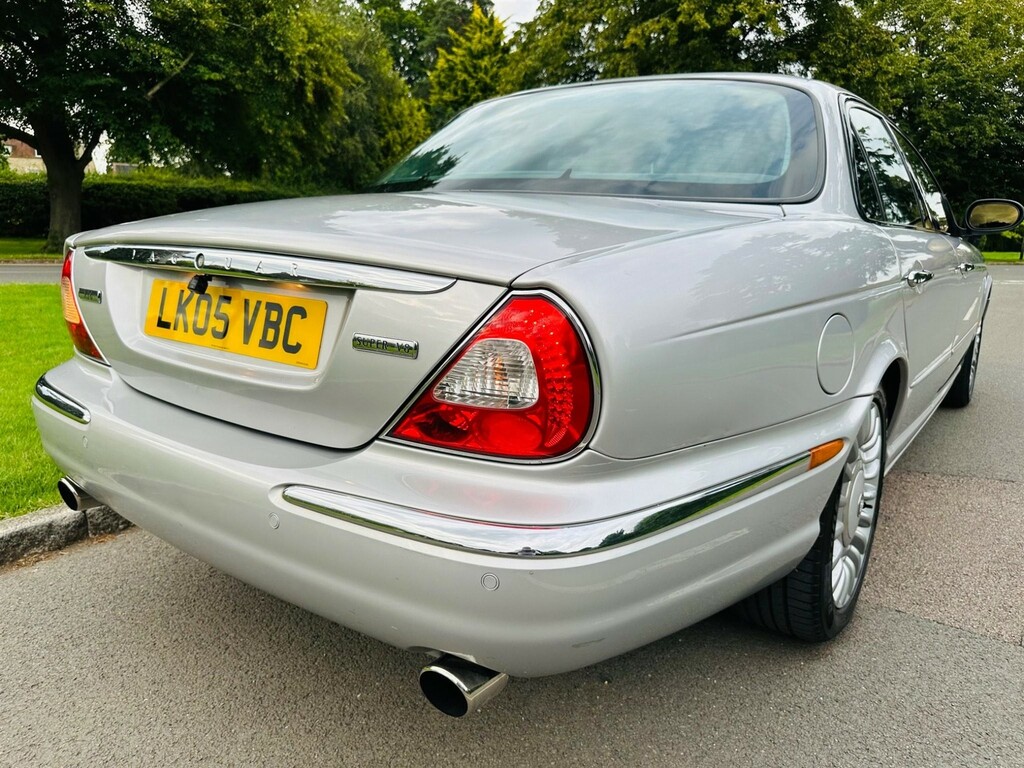 Jaguar XJR 4.2 V8 Silver #18