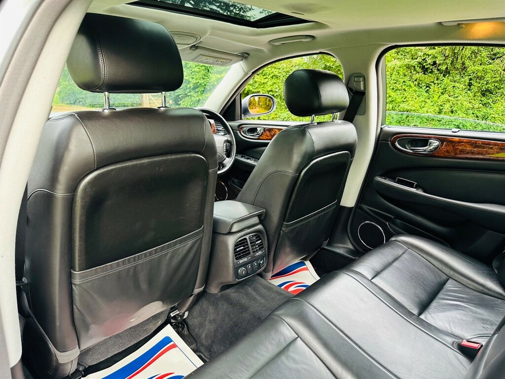 Jaguar XJR 4.2 V8 Silver #40