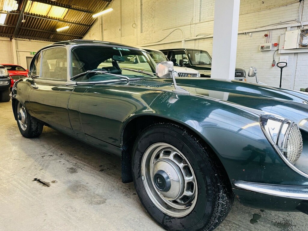 Jaguar E-Type Coupe Green #3