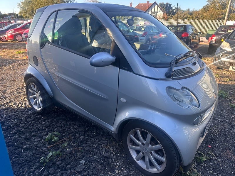 Smart Fortwo Hatchback 0.7 City Pure 200303 Black #1