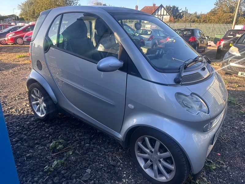 Smart Fortwo Hatchback 0.7 City Pure 200303 Black #2