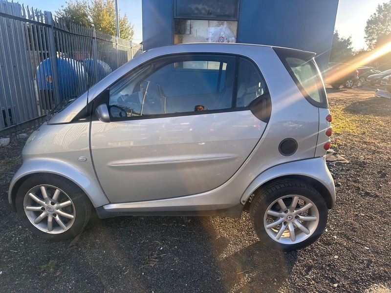 Smart Fortwo Hatchback 0.7 City Pure 200303 Black #9