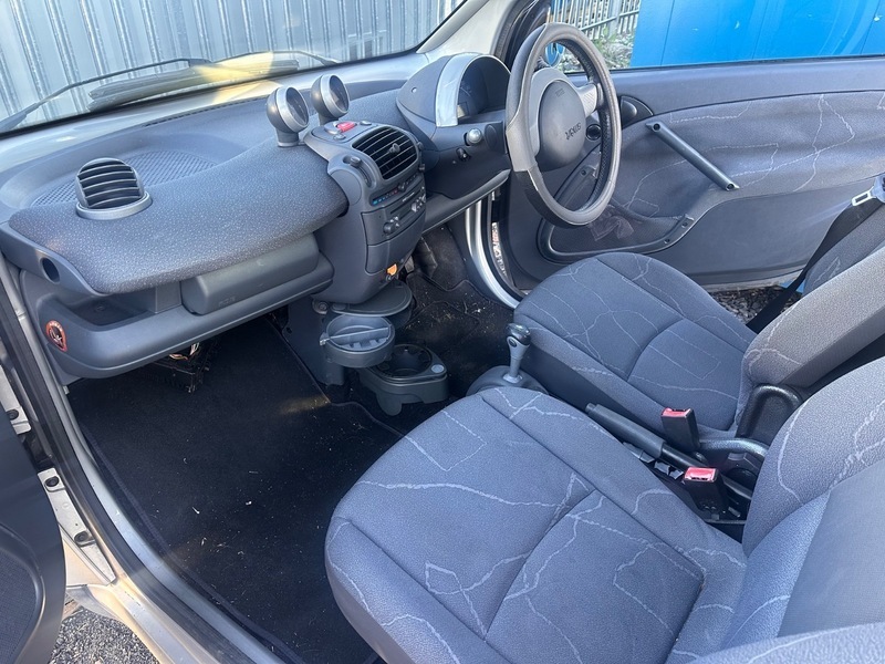 Smart Fortwo Hatchback 0.7 City Pure 200303 Black #15