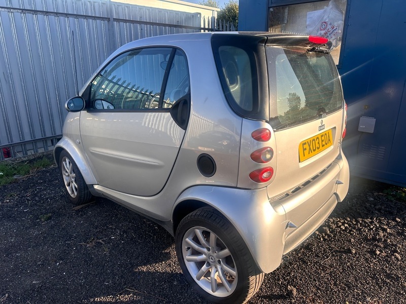 Smart Fortwo Hatchback 0.7 City Pure 200303 Black #12