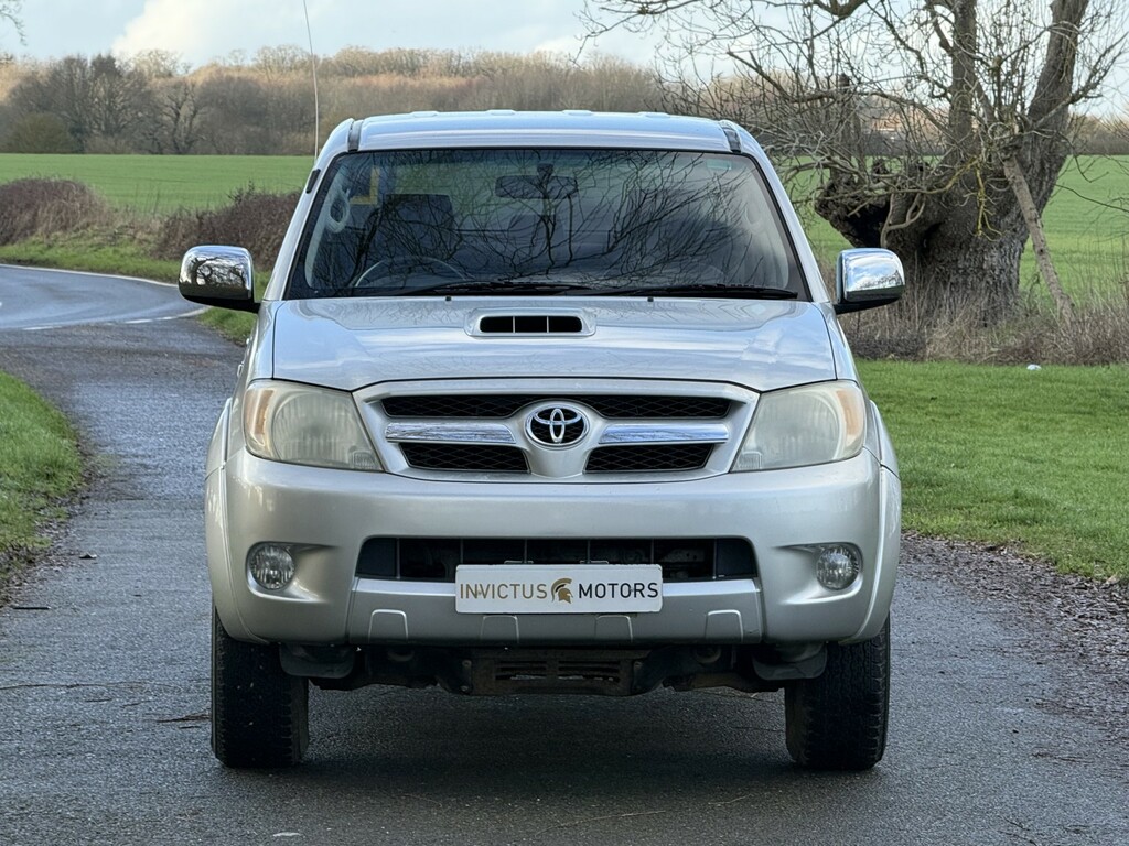 Toyota HILUX 3.0 D-4d Invincible Silver #2