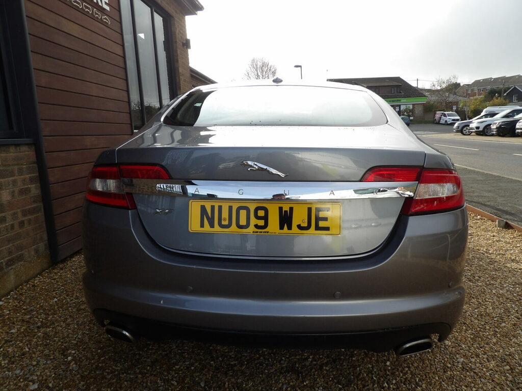Jaguar XF 3.0D Luxury V6 Saloon Low Mileage NU09WJE Grey #4