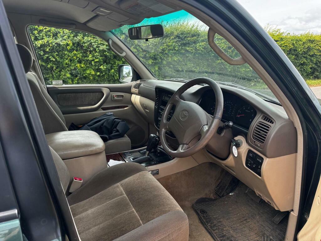 Toyota Land Cruiser Amazon VX Td 5-Door Red #8