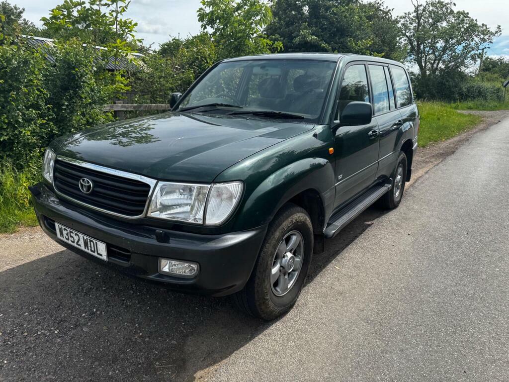 Toyota Land Cruiser Amazon VX Td 5-Door Red #2