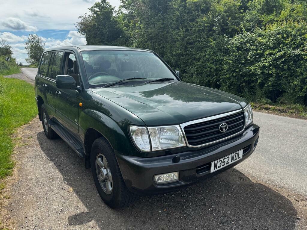 Toyota Land Cruiser Amazon VX Td 5-Door Red #1