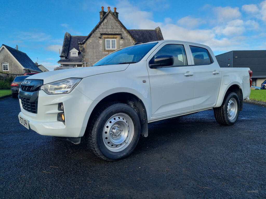 Isuzu D-Max 1.9 Utility Double Cab 4X4 FG71UPH White #3