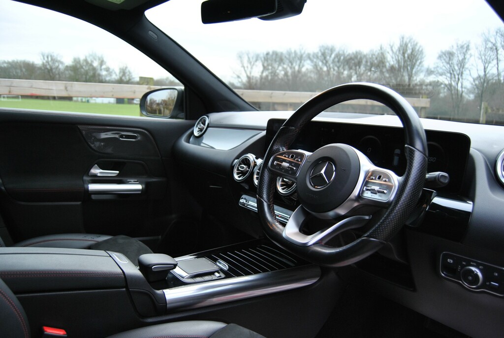 Mercedes-Benz GLA Class 2.0 Amg Line Premium Suv 8G-dct Euro HG70HTL Black #6