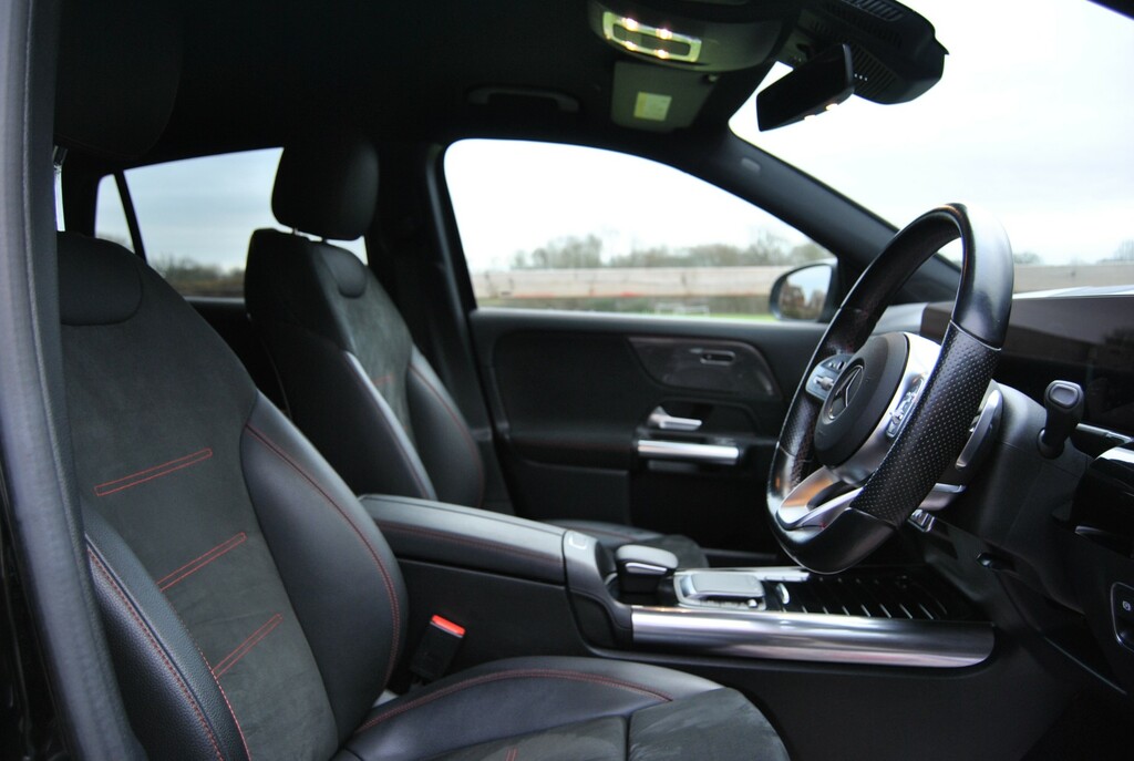Mercedes-Benz GLA Class 2.0 Amg Line Premium Suv 8G-dct Euro HG70HTL Black #5