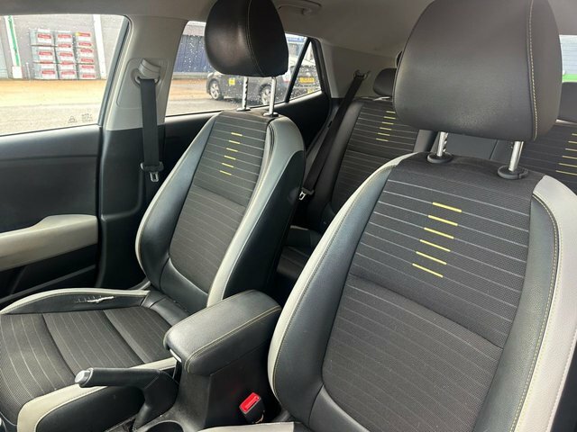 Kia Stonic 1.6 Crdi First Edition Suv Euro BP19HFO Grey #6