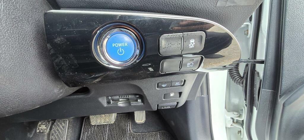 Toyota Prius Hybrid Bussins Edition BX70ODW White #6