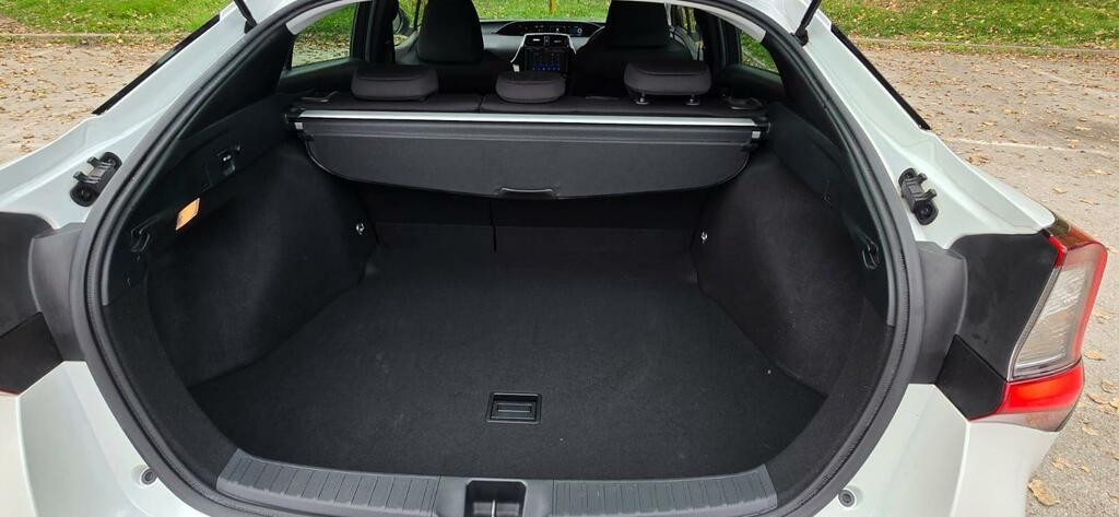 Toyota Prius Hybrid Bussins Edition White