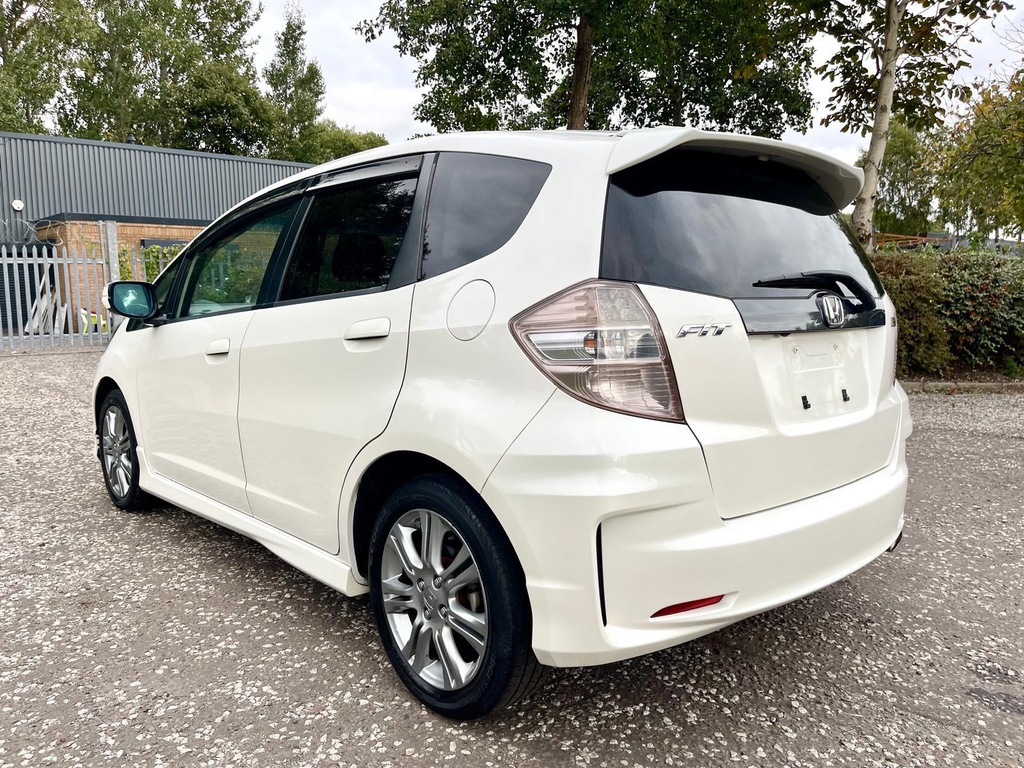 Honda Fit Jazz Rs Fresh Import 1.5 Hatc White #6