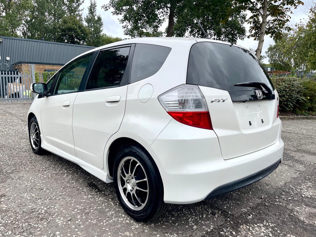 Honda Fit Jazz Rs Fresh Import 1.5 Hatc White #4