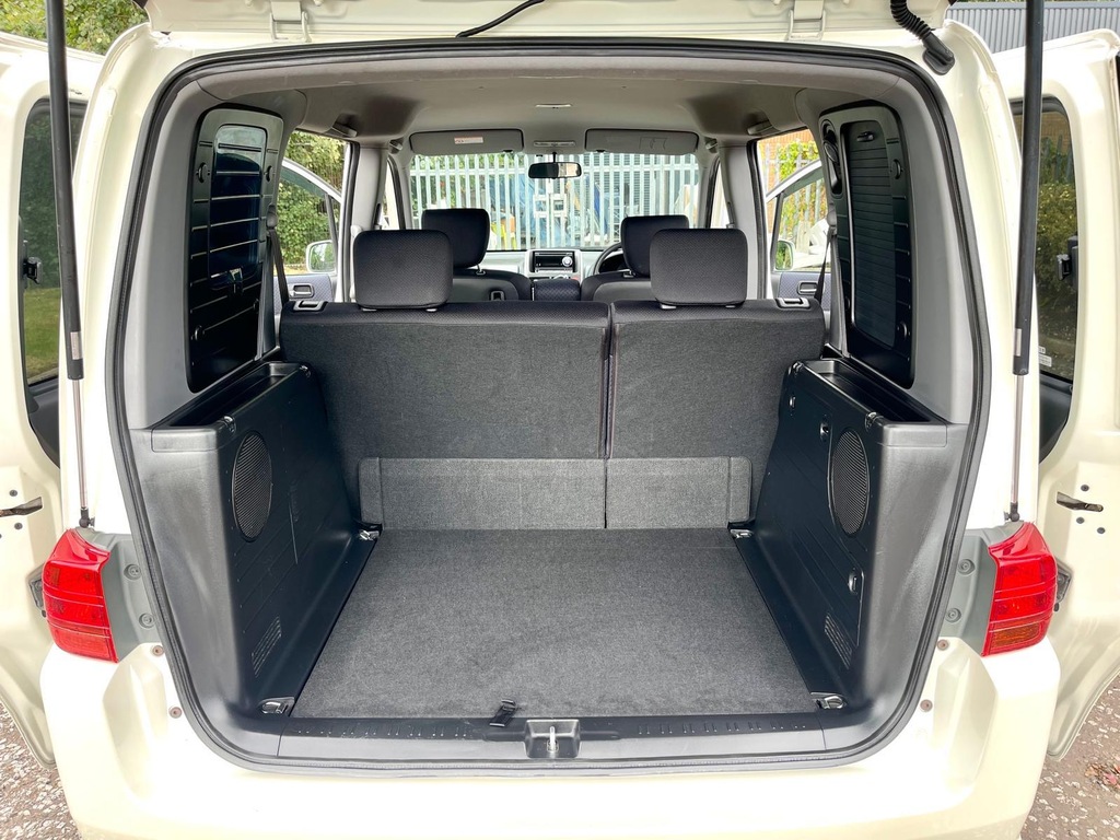 Honda Mobilio Black #22