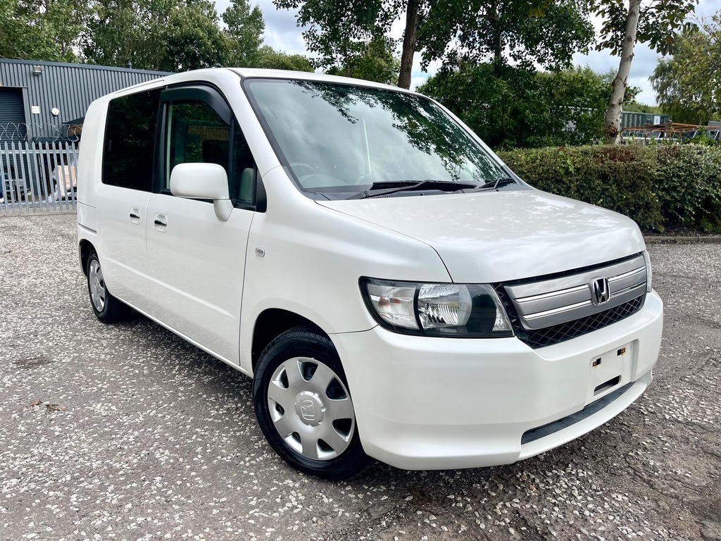 Honda Mobilio Spike Fresh Import 1.5 5 Seats 7 Speed Mpv 4. White