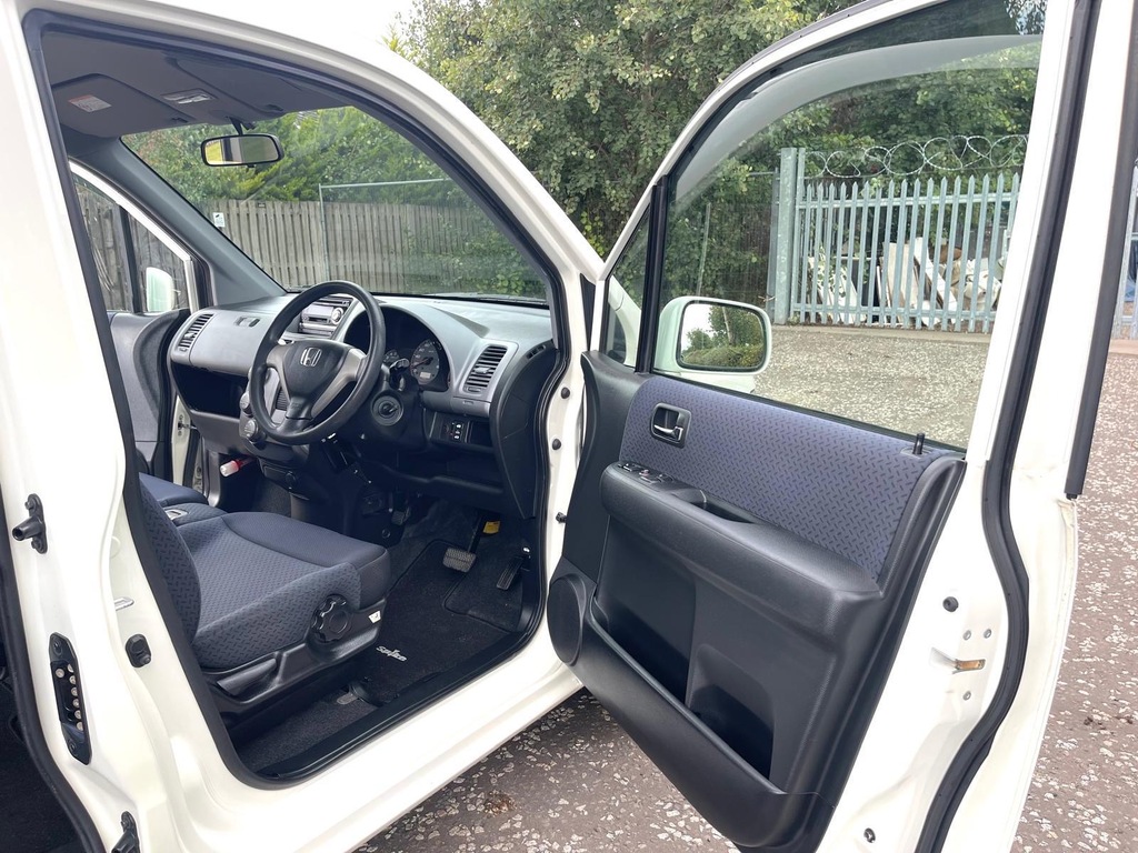 Honda Mobilio Black #10