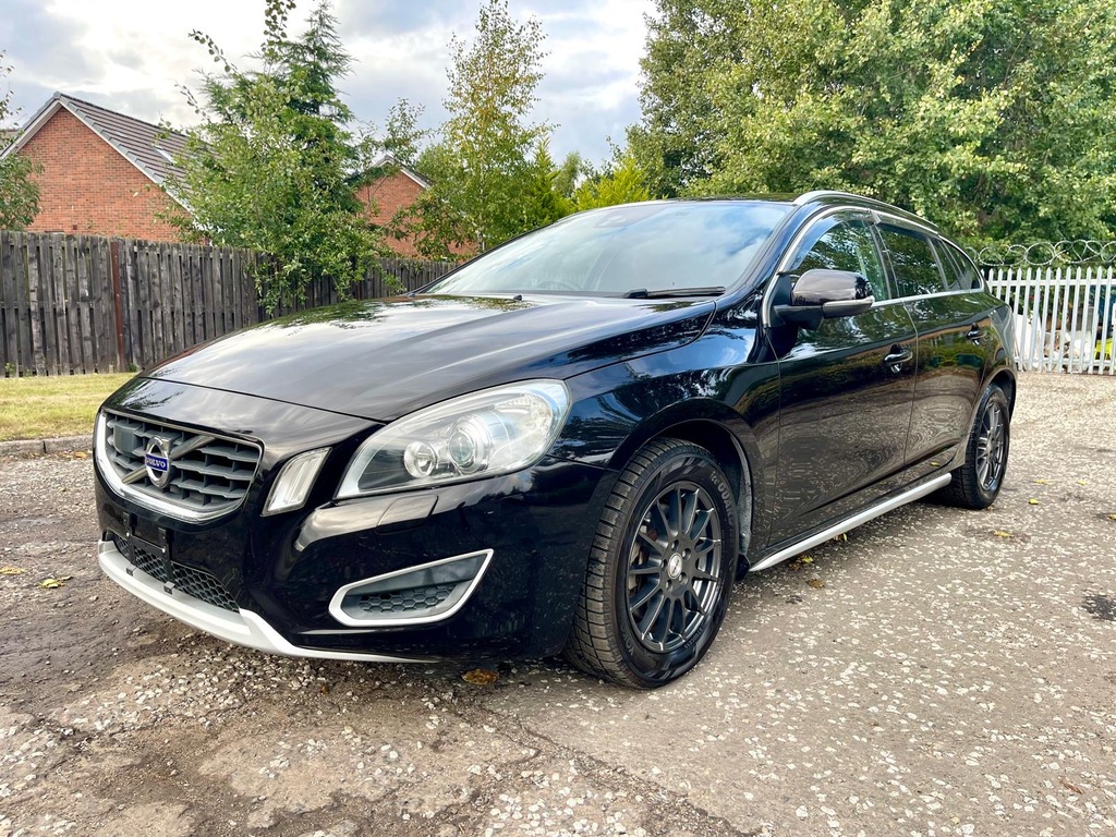 Volvo V60 1.6 T4 Se Lux Special Edition Estate R Black #3
