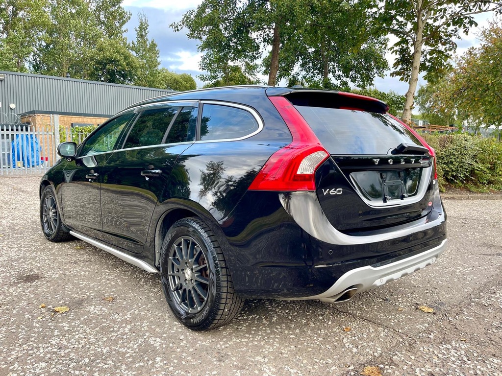 Volvo V60 1.6 T4 Se Lux Special Edition Estate R Black #4