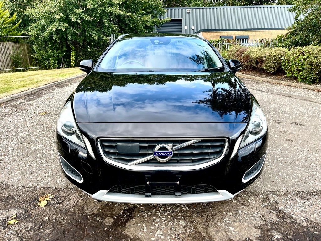 Volvo V60 1.6 T4 Se Lux Special Edition Estate R Black #2