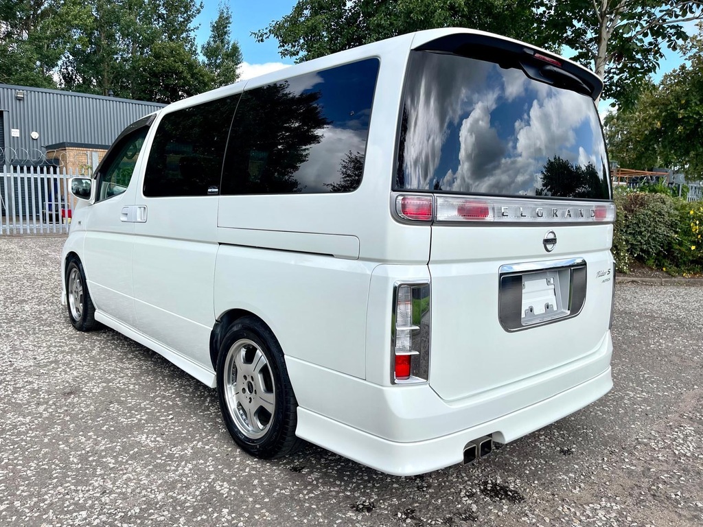 Nissan Elgrand Rider S Autech Fresh Import 4Wd 8 Seats Mpv 4 White #4