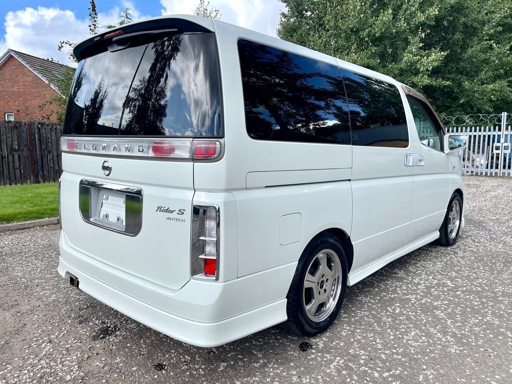 Nissan Elgrand Rider S Autech Fresh Import 4Wd 8 Seats Mpv 4 White #6