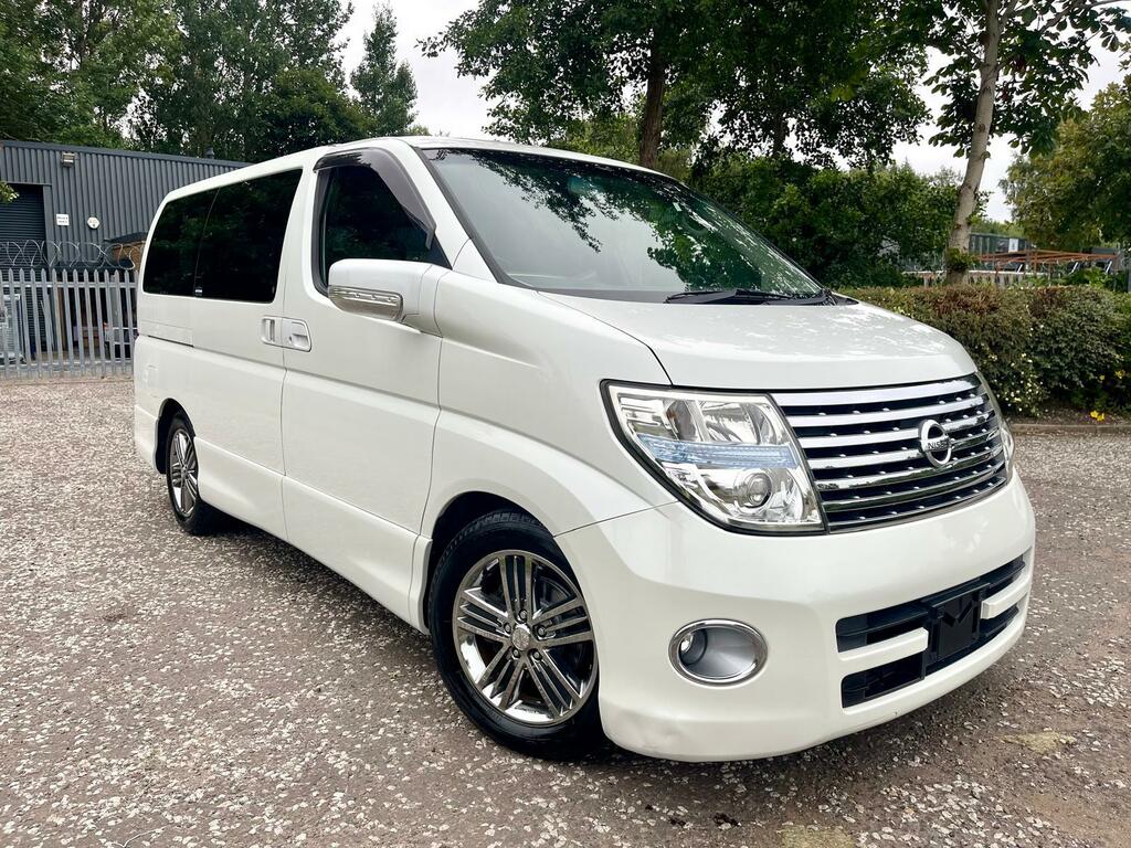 Nissan Elgrand Highway Star Fresh Import 3.5 V6 8 Seats Mpv White