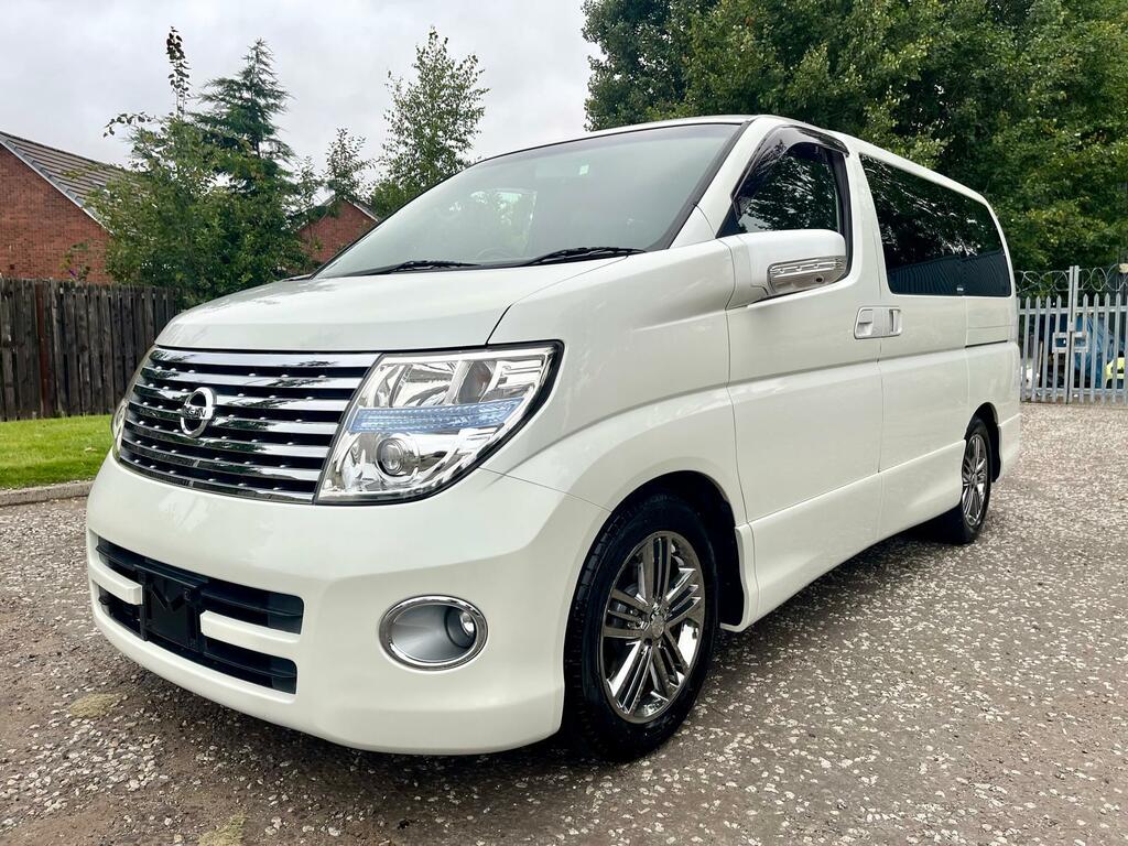 Nissan Elgrand Highway Star Fresh Import 3.5 V6 8 Seats Mpv White #3