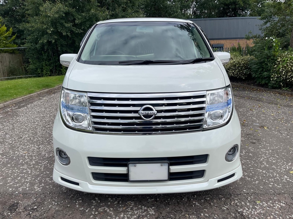 Nissan Elgrand Fresh Import 3.5 8 Seats Mpv 4 Grade Sunroof White #2