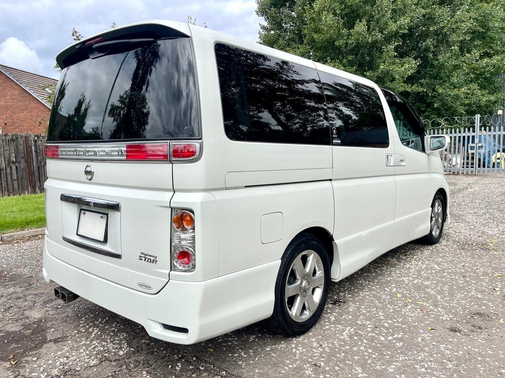 Nissan Elgrand Fresh Import 3.5 8 Seats Mpv 4 Grade Sunroof White #6