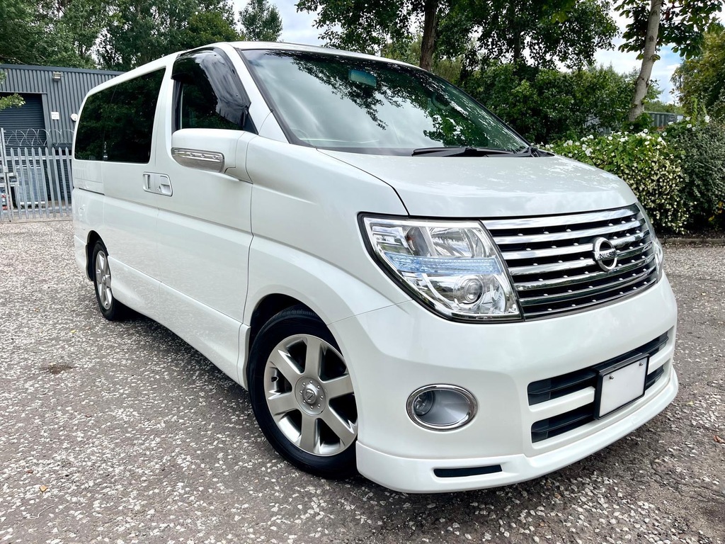 Nissan Elgrand Fresh Import 3.5 8 Seats Mpv 4 Grade Sunroof White