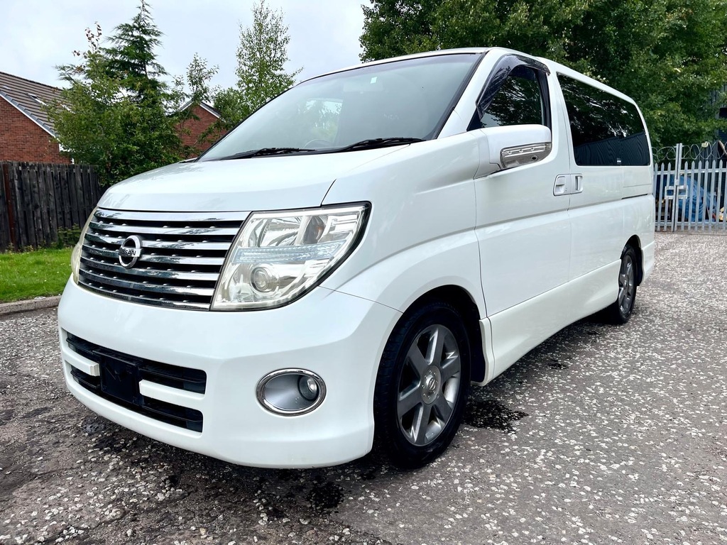 Nissan Elgrand Highway Star Fresh Import 8 Seats Mpv 4 Grade White #3