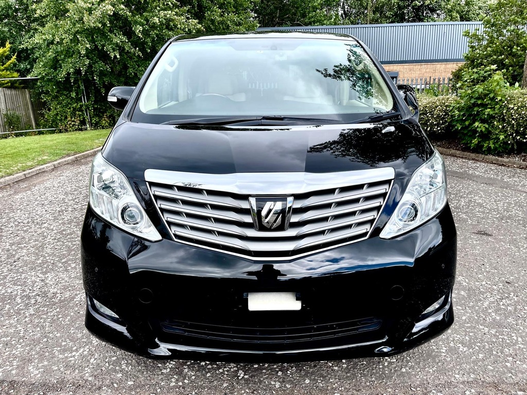 Toyota Alphard Fresh Import Business Edition 3.5 8 Seats Mpv Black #2