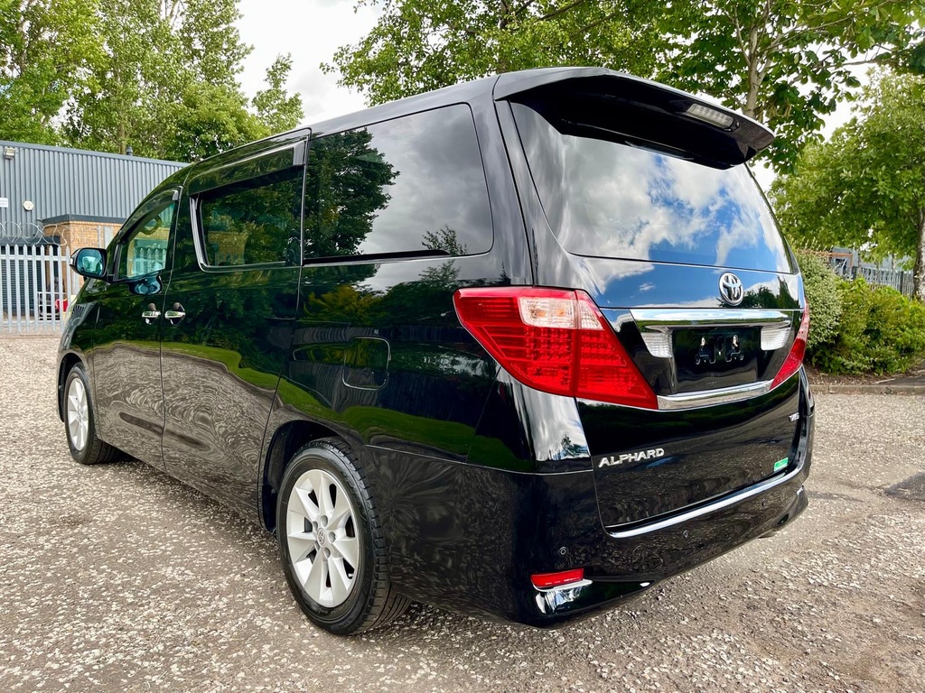 Toyota Alphard Fresh Import Business Edition 3.5 8 Seats Mpv Black #4