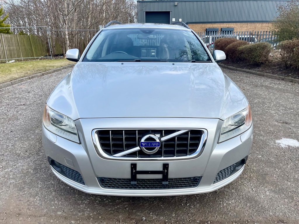 Volvo V70 T 2.5 Le Reverse Camera 4.5 B Grade Low Mil  Silver #2