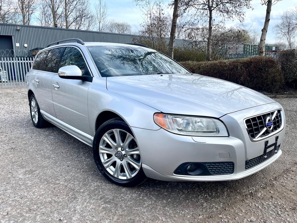 Volvo V70 T 2.5 Le Reverse Camera 4.5 B Grade Low Mil Silver